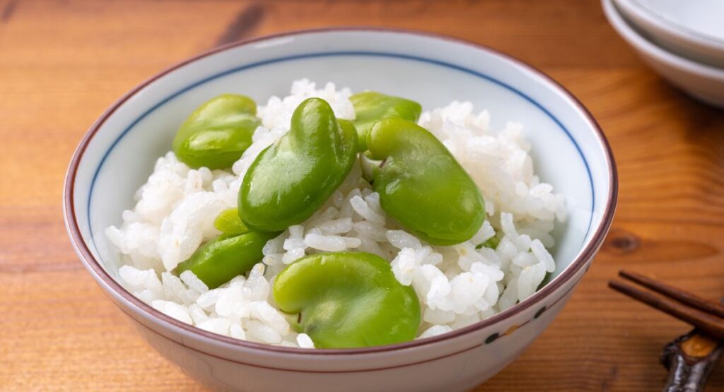 旬のそら豆ごはん