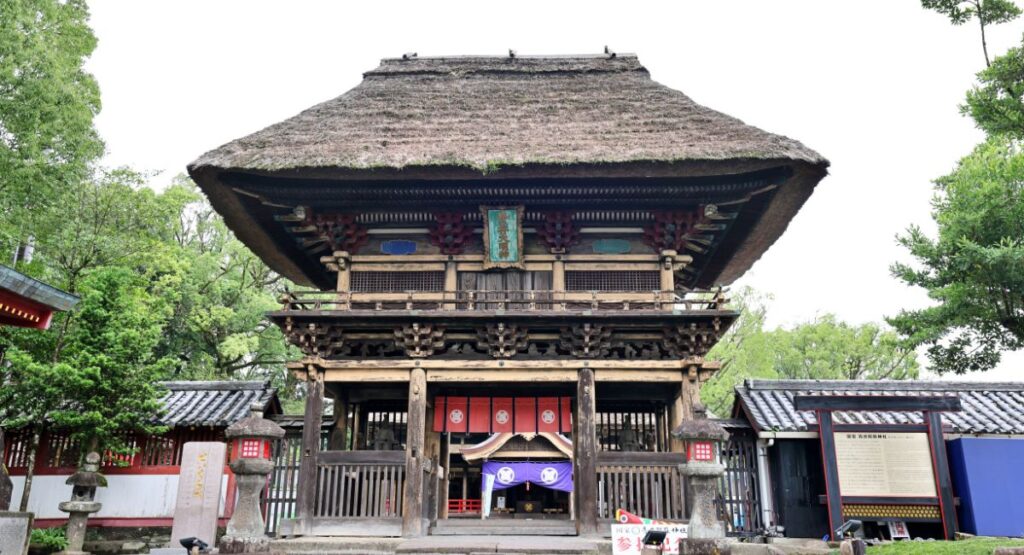 熊本震災前の阿蘇神社正門