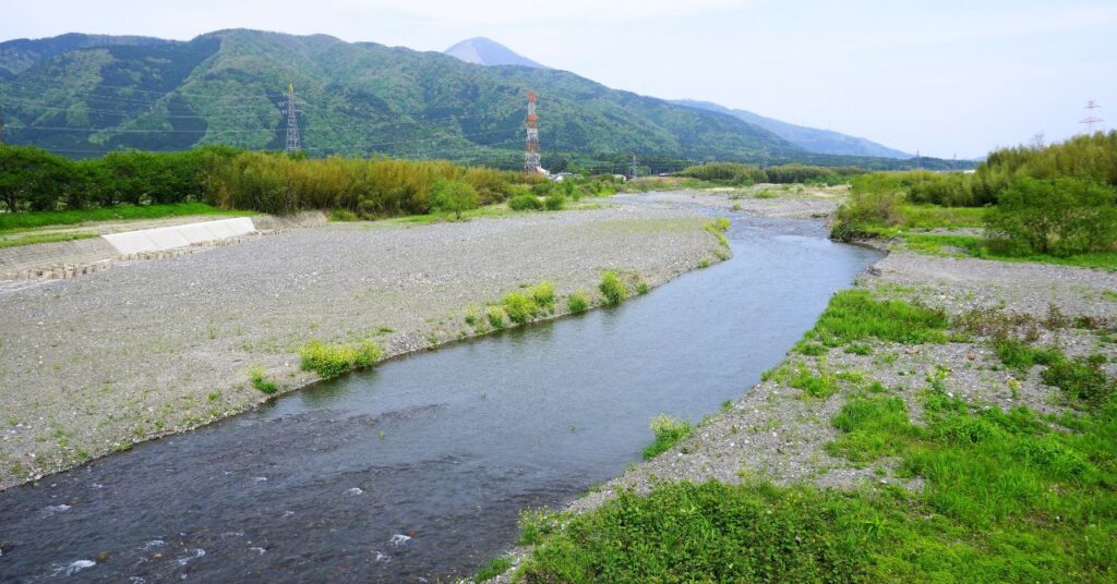 姉川のほとり（滋賀県長浜市）