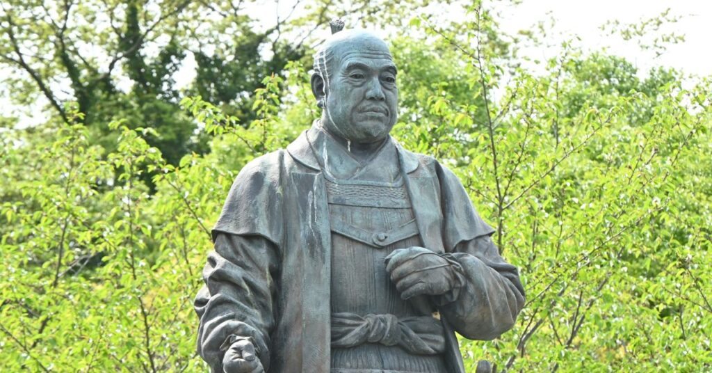 徳川家康公像