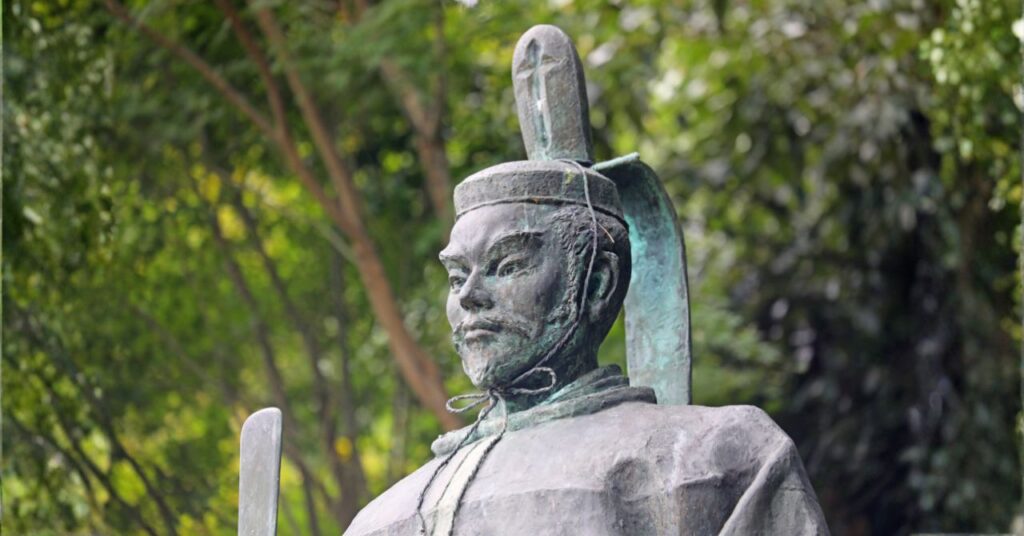 近江八幡・豊臣秀次像